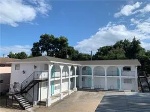 $995 | 2609 East Cesar Chavez Street, Unit 104, Austin, TX 78702