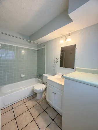 $995 | 2609 East Cesar Chavez Street, Unit 104, Austin, TX 78702