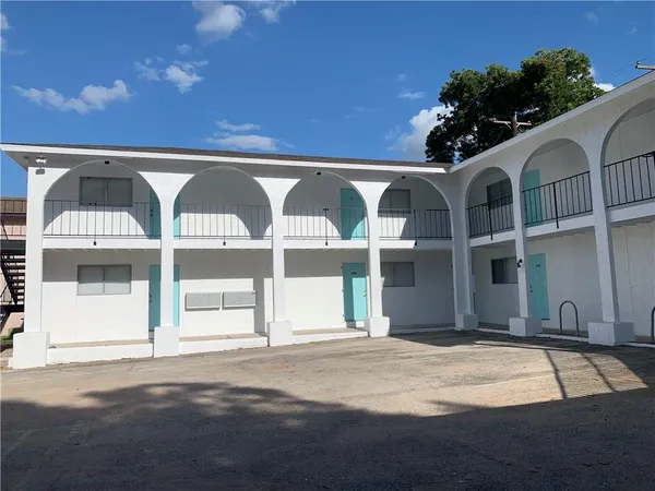 $995 | 2609 East Cesar Chavez Street, Unit 104, Austin, TX 78702