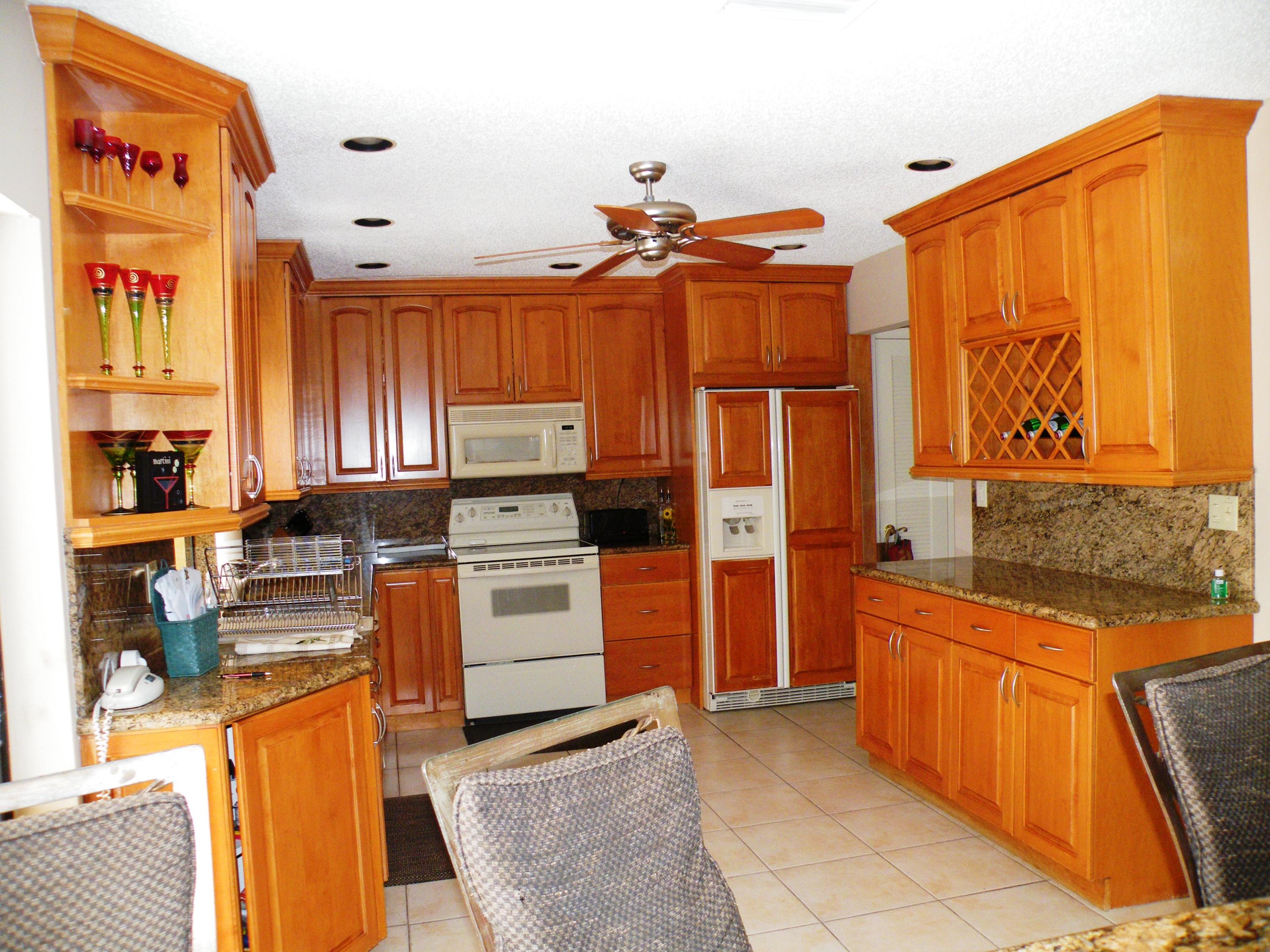 17621 Woodview Terrace Boca Raton, FL 33487 - Photo 5 of 15 10874