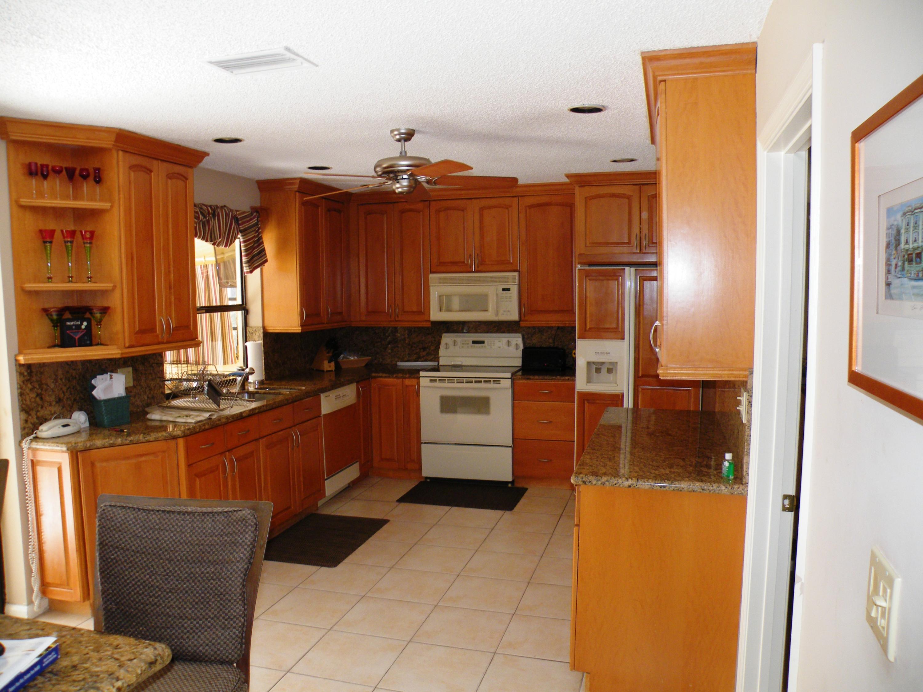 17621 Woodview Terrace Boca Raton, FL 33487 - Photo 6 of 15 107