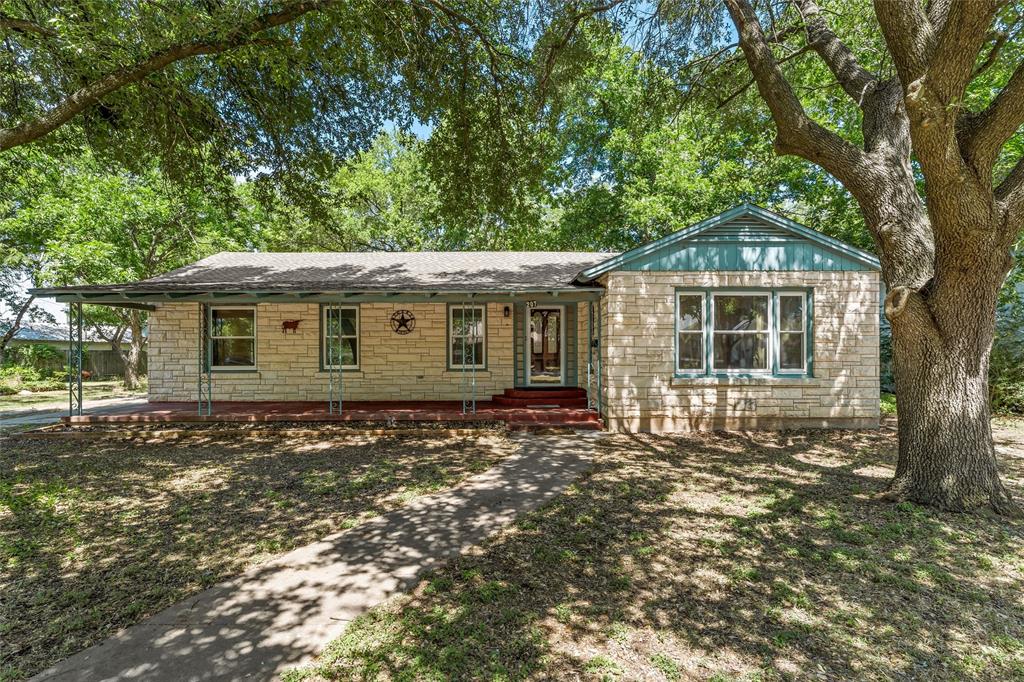 207 North Marable Street West, TX 76691 - Photo 2 of 35