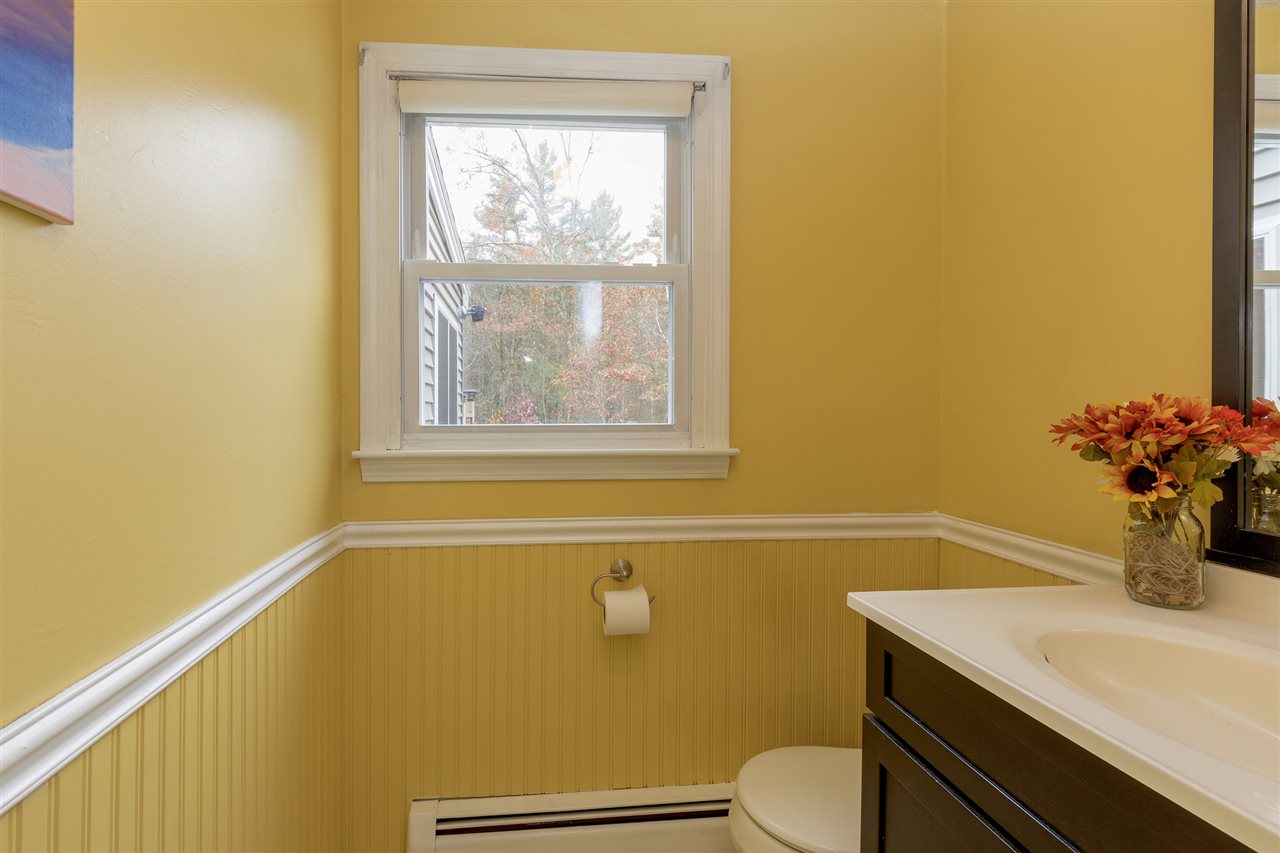261 High Range Road Londonderry, NH 03053 - Photo 19 of 40