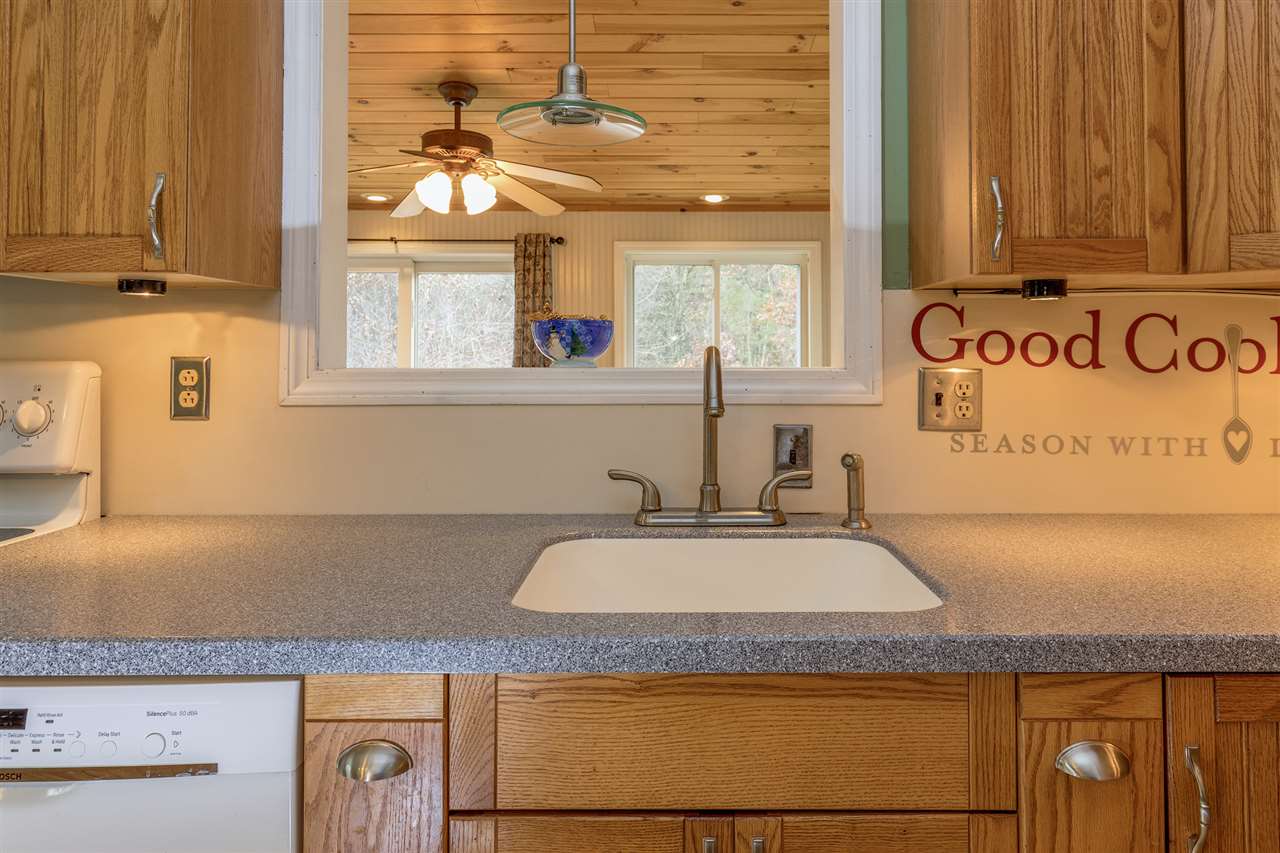 261 High Range Road Londonderry, NH 03053 - Photo 8 of 40