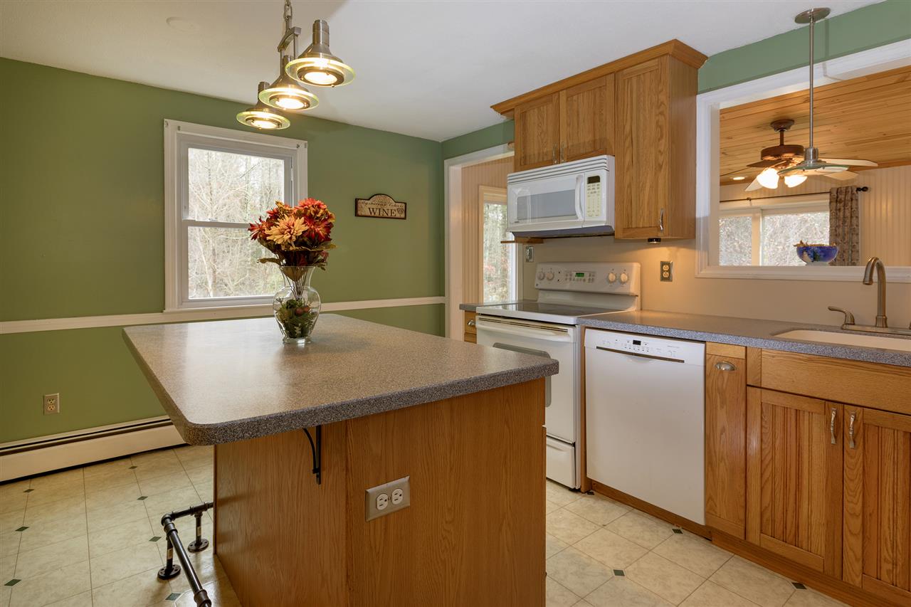 261 High Range Road Londonderry, NH 03053 - Photo 9 of 40