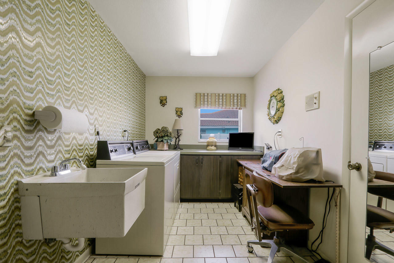 12864 Barrow Road Juno Beach, FL 33408 - Photo 23 of 32 Laundry Room