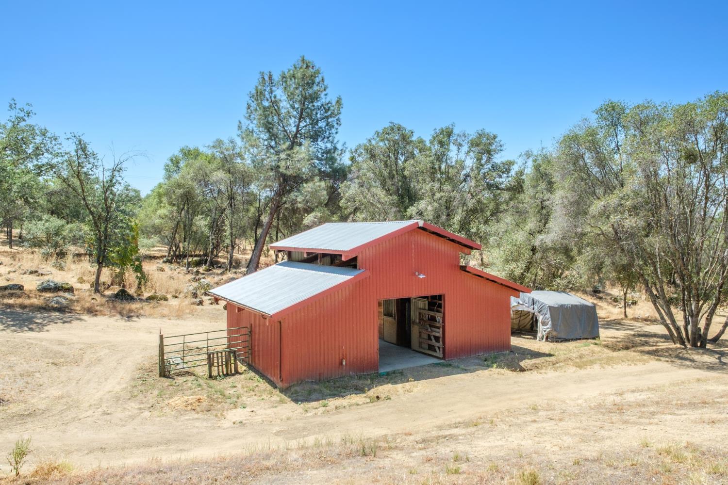 29412 Gibbs Ranch Road Tollhouse, CA 93667 - Photo 50 of 57 4 stall horse barn