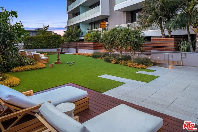 $3,395,000 | 8420 Sunset Boulevard, Unit 307, West Hollywood, CA 90069