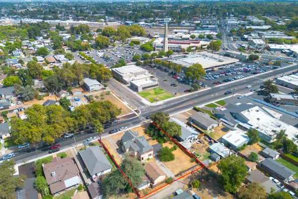 $815,000 | 312 West Main Street, Turlock, CA 95380