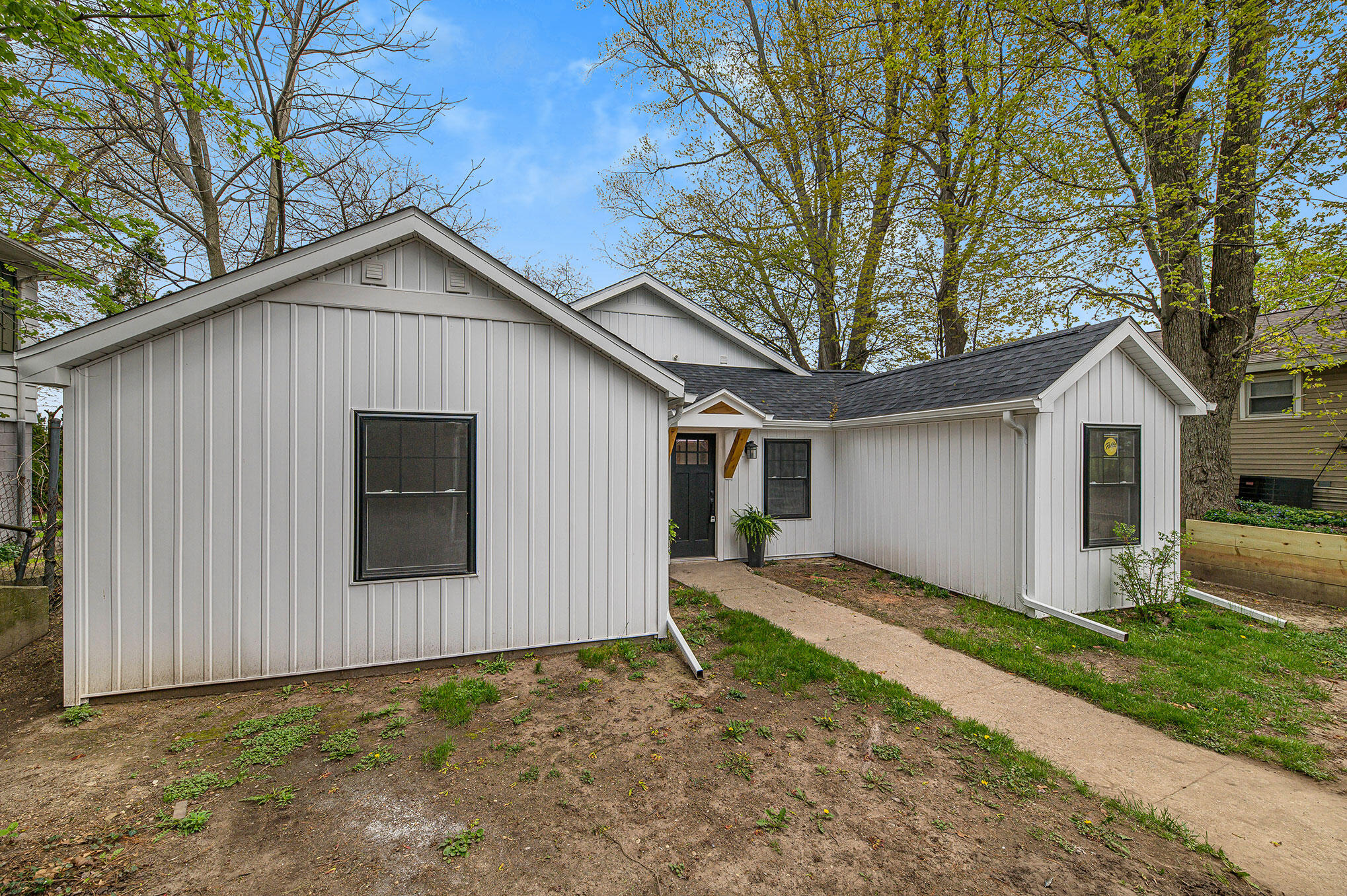 19504 Lakeshore Drive Three Rivers, MI 49093 - Photo 3 of 22 Converted_48
