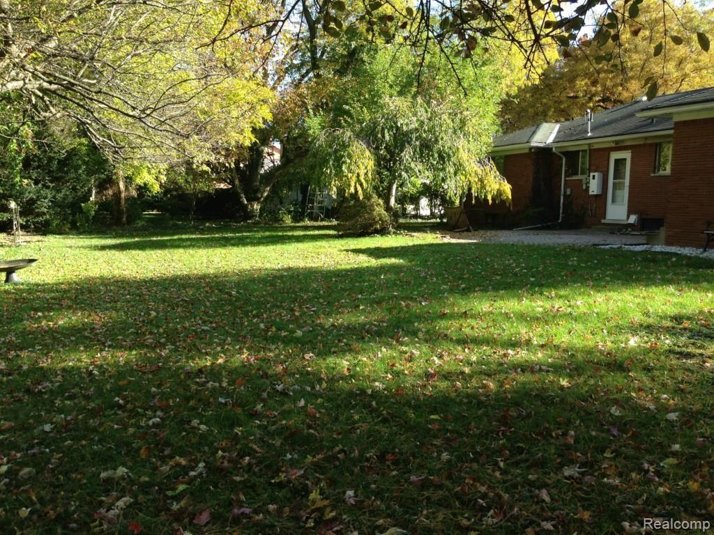 20 Willison Road Grosse Pointe, MI 48236 - Photo 5 of 34 03.Back