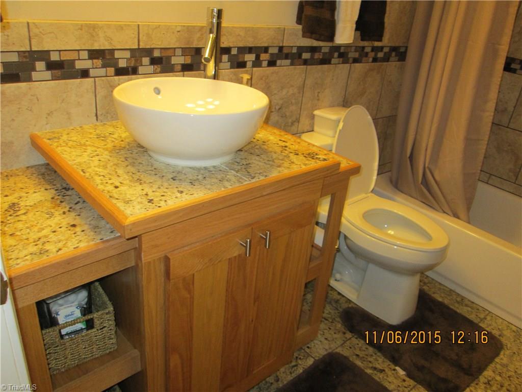 660 Shellhabour Boulevard Rural Hall, NC 27045 - Photo 3 of 29 Gallery Image 3