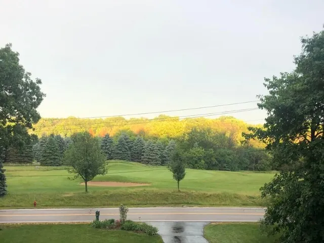 $995,000 | 1076 Shabbona Drive, Fontana, WI 53125