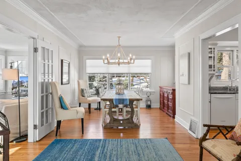 $995,000 | 1076 Shabbona Drive, Fontana, WI 53125