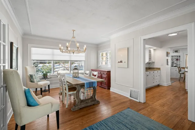 $995,000 | 1076 Shabbona Drive, Fontana, WI 53125