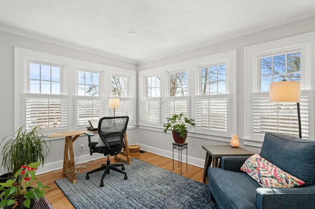 $995,000 | 1076 Shabbona Drive, Fontana, WI 53125