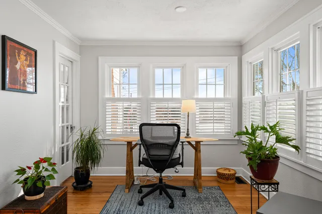 $995,000 | 1076 Shabbona Drive, Fontana, WI 53125