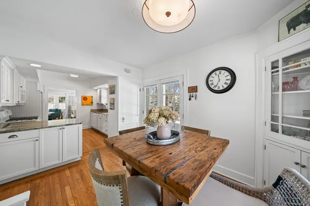 $995,000 | 1076 Shabbona Drive, Fontana, WI 53125