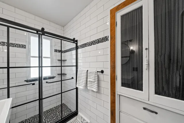 $995,000 | 1076 Shabbona Drive, Fontana, WI 53125