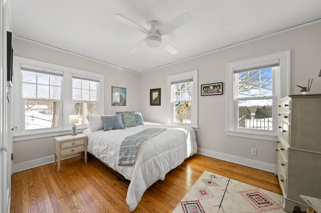 $995,000 | 1076 Shabbona Drive, Fontana, WI 53125