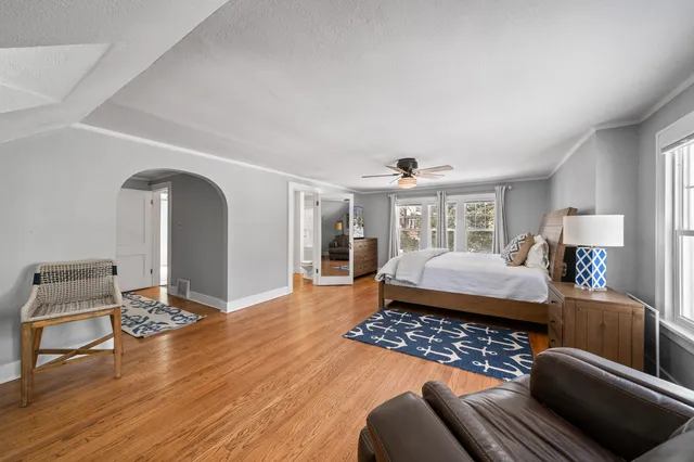 $995,000 | 1076 Shabbona Drive, Fontana, WI 53125