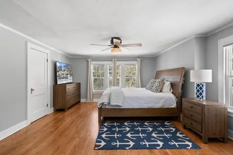 $995,000 | 1076 Shabbona Drive, Fontana, WI 53125