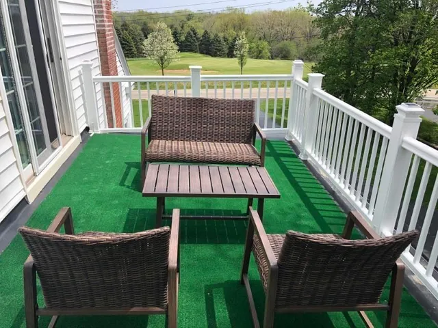 $995,000 | 1076 Shabbona Drive, Fontana, WI 53125