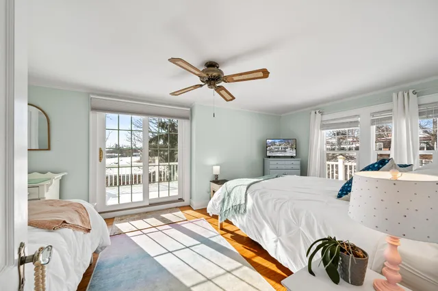 $995,000 | 1076 Shabbona Drive, Fontana, WI 53125