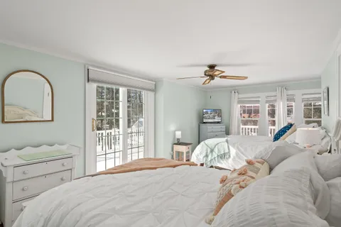 $995,000 | 1076 Shabbona Drive, Fontana, WI 53125