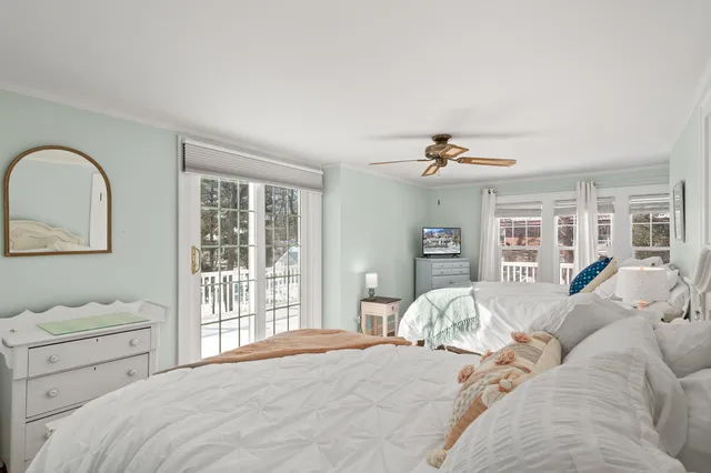 $995,000 | 1076 Shabbona Drive, Fontana, WI 53125