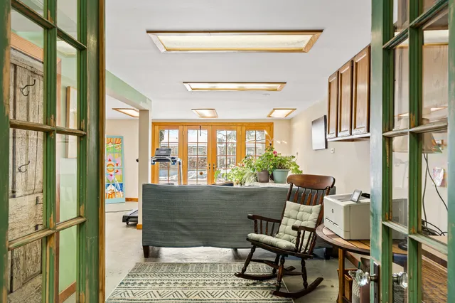 $995,000 | 1076 Shabbona Drive, Fontana, WI 53125