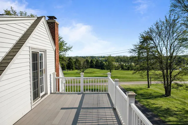 $995,000 | 1076 Shabbona Drive, Fontana, WI 53125