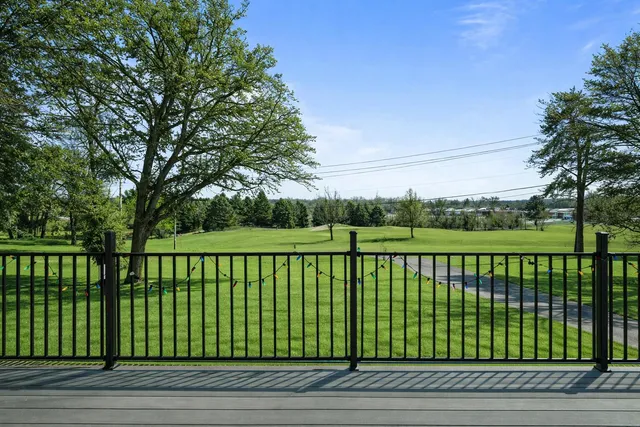 $995,000 | 1076 Shabbona Drive, Fontana, WI 53125