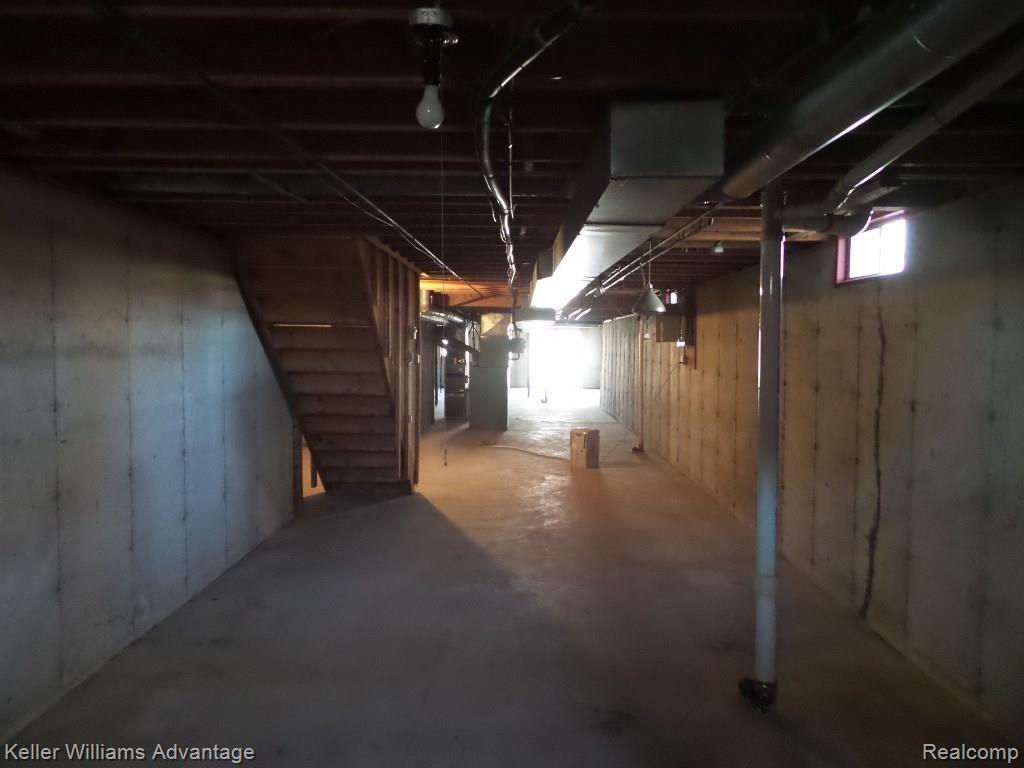 38548 Eight Mile Road Northville, MI 48167 - Photo 29 of 43