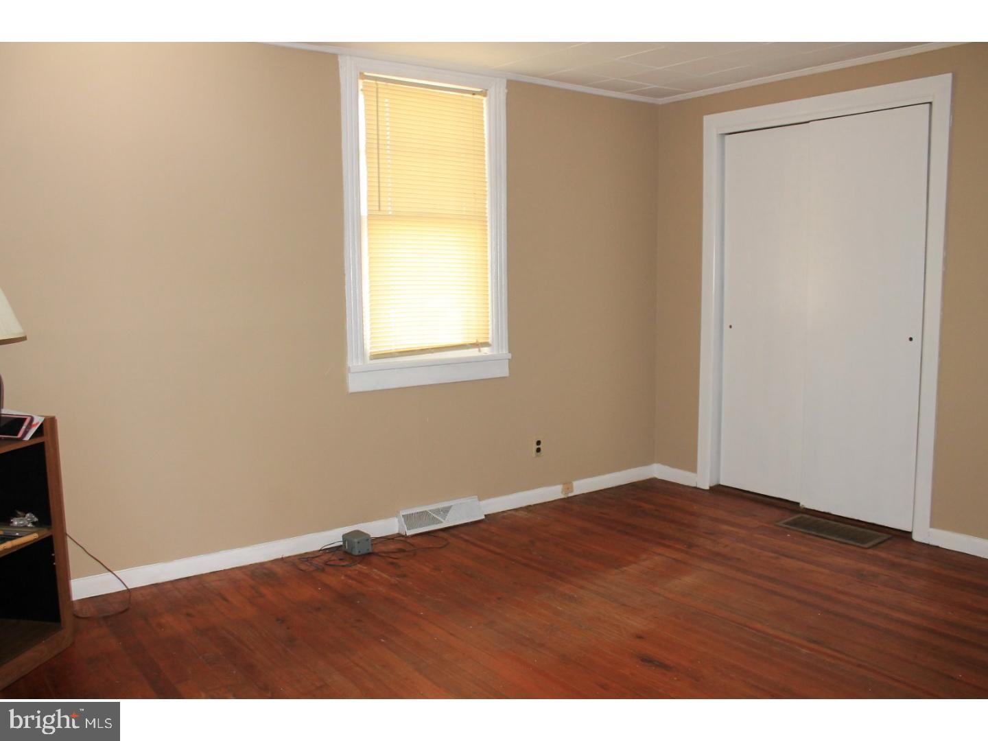 505 Good Intent Road Blackwood, NJ 08012 - Photo 5 of 23 Living Room