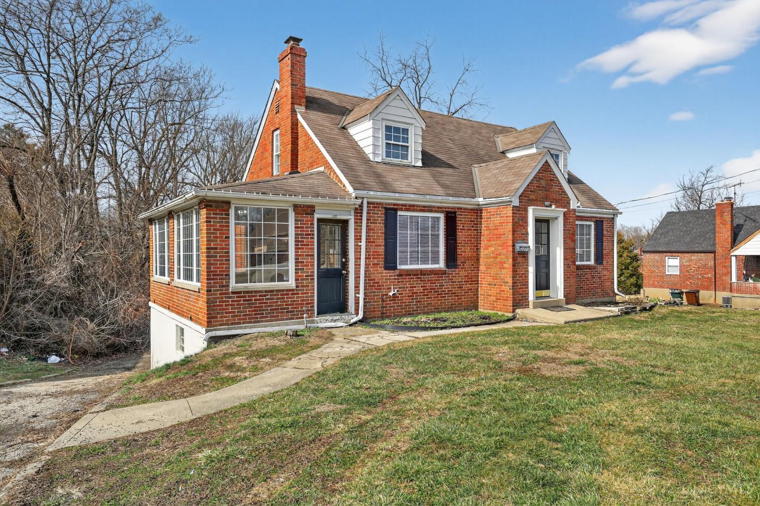 6621 Winton Road Cincinnati, OH 45224 - Photo 2 of 34