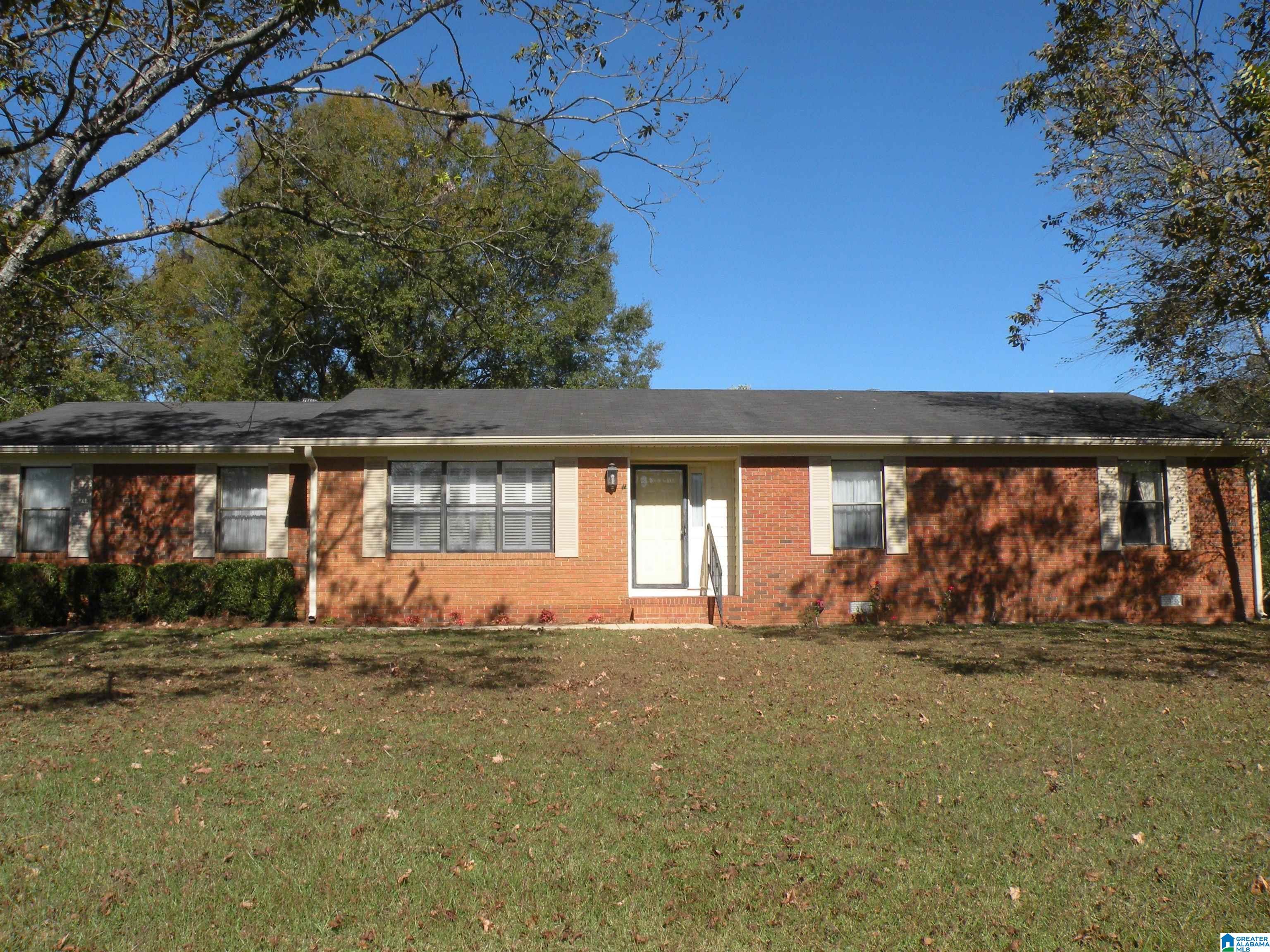 34 Forest Glen Road Sylacauga, AL 35150 - Photo 3 of 32