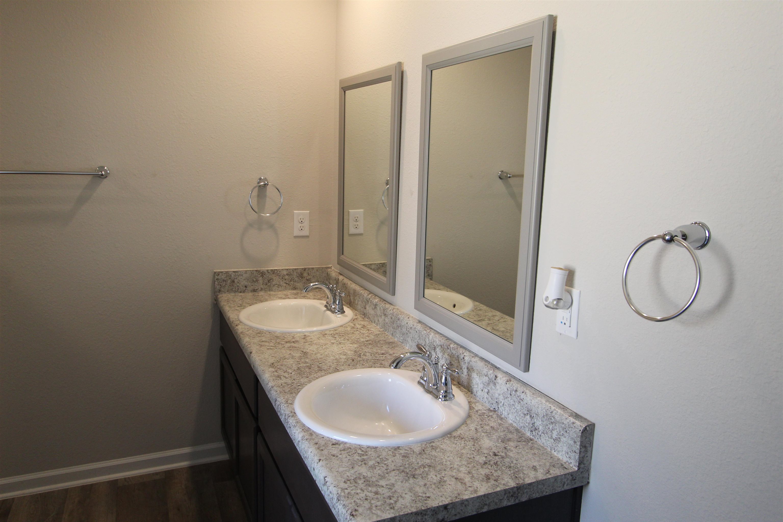 1502 Majesty Loop Foley, AL 36535 - Photo 18 of 26 Bathroom