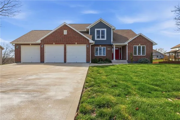 $549,000 | 2905 Southwest Shrout Creek Drive, Blue Springs, MO 64015