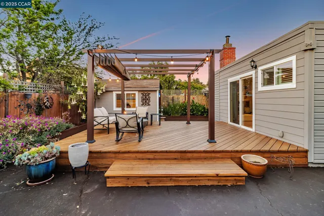 a view of outdoor space kitchen and patio