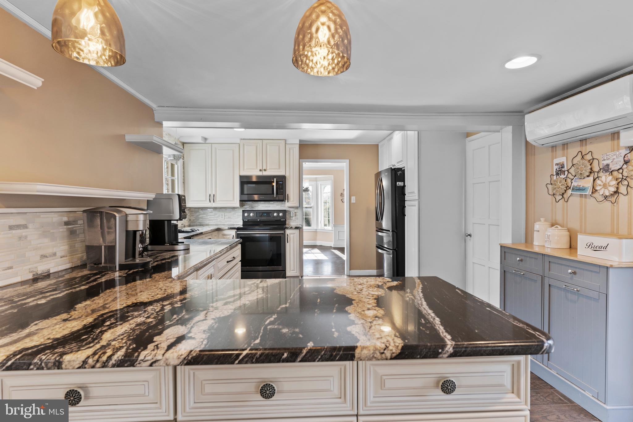 425 Country Club Road Camp Hill, PA 17011 - Photo 11 of 38