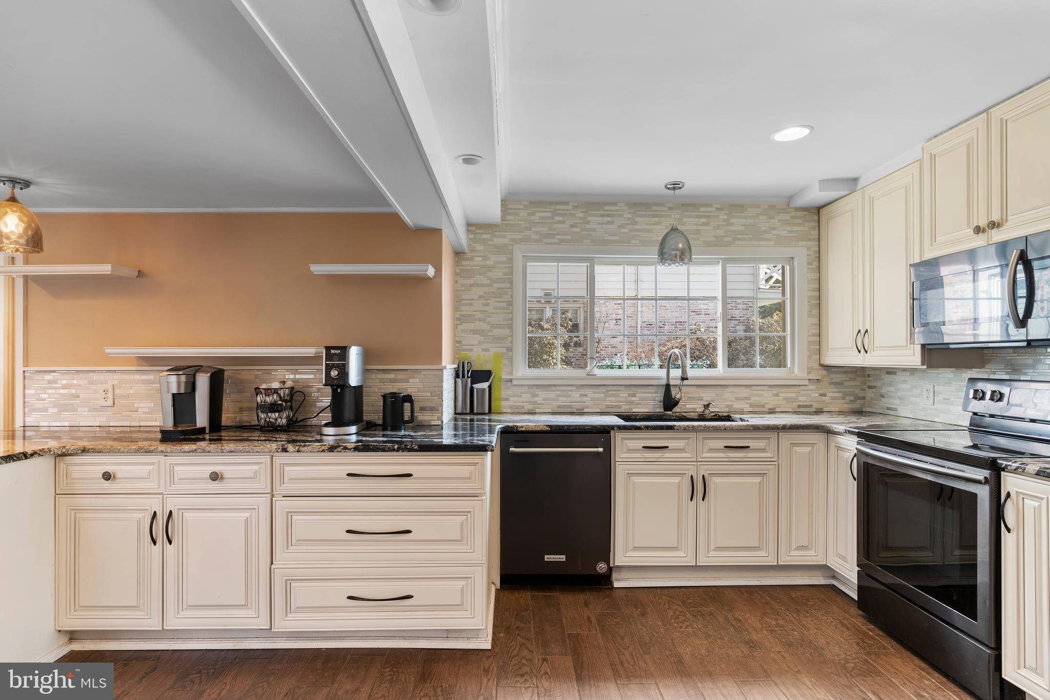 425 Country Club Road Camp Hill, PA 17011 - Photo 12 of 38