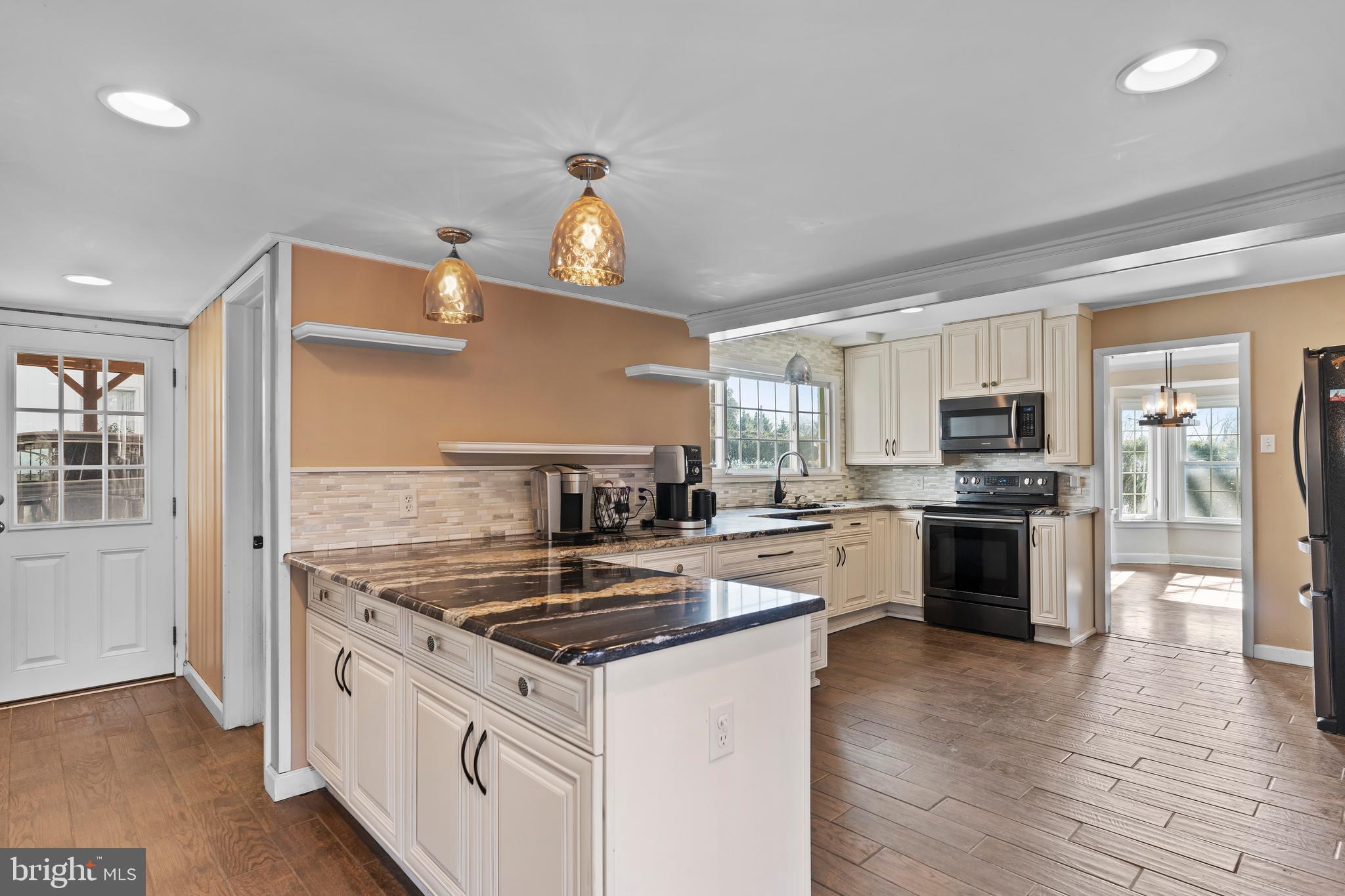 425 Country Club Road Camp Hill, PA 17011 - Photo 13 of 38