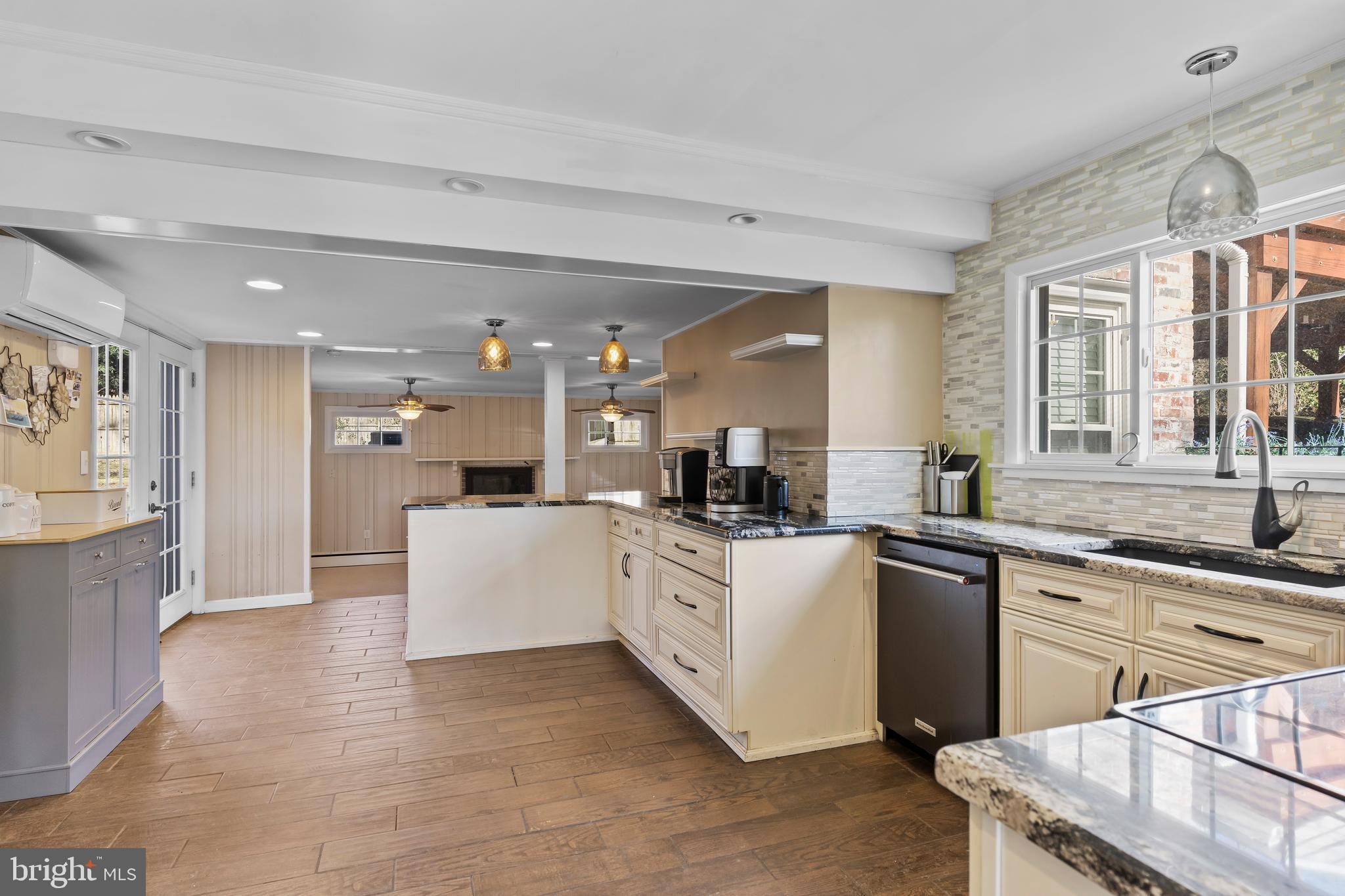 425 Country Club Road Camp Hill, PA 17011 - Photo 14 of 38