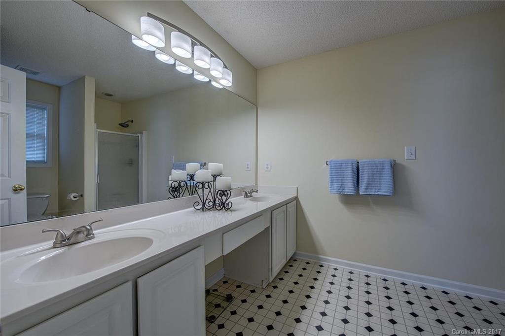 12634 Cardinal Point Road, Unit L50 Charlotte, NC 28269 - Photo 14 of 20 Gallery Image 14