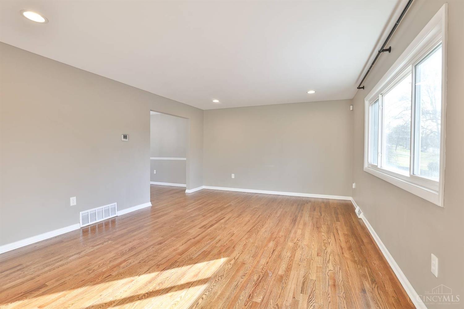 7800 Hosbrook Road Madeira, OH 45243 - Photo 5 of 47