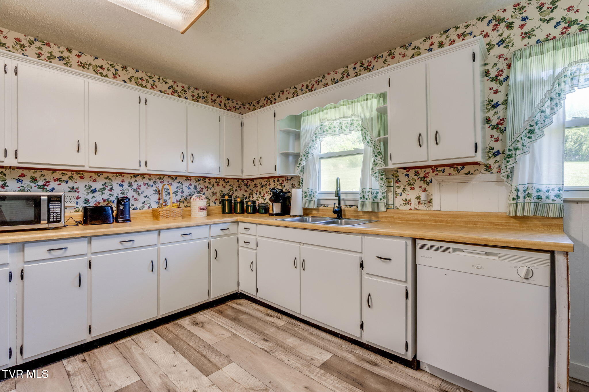 2251 Siam Road Elizabethton, TN 37643 - Photo 11 of 36 010