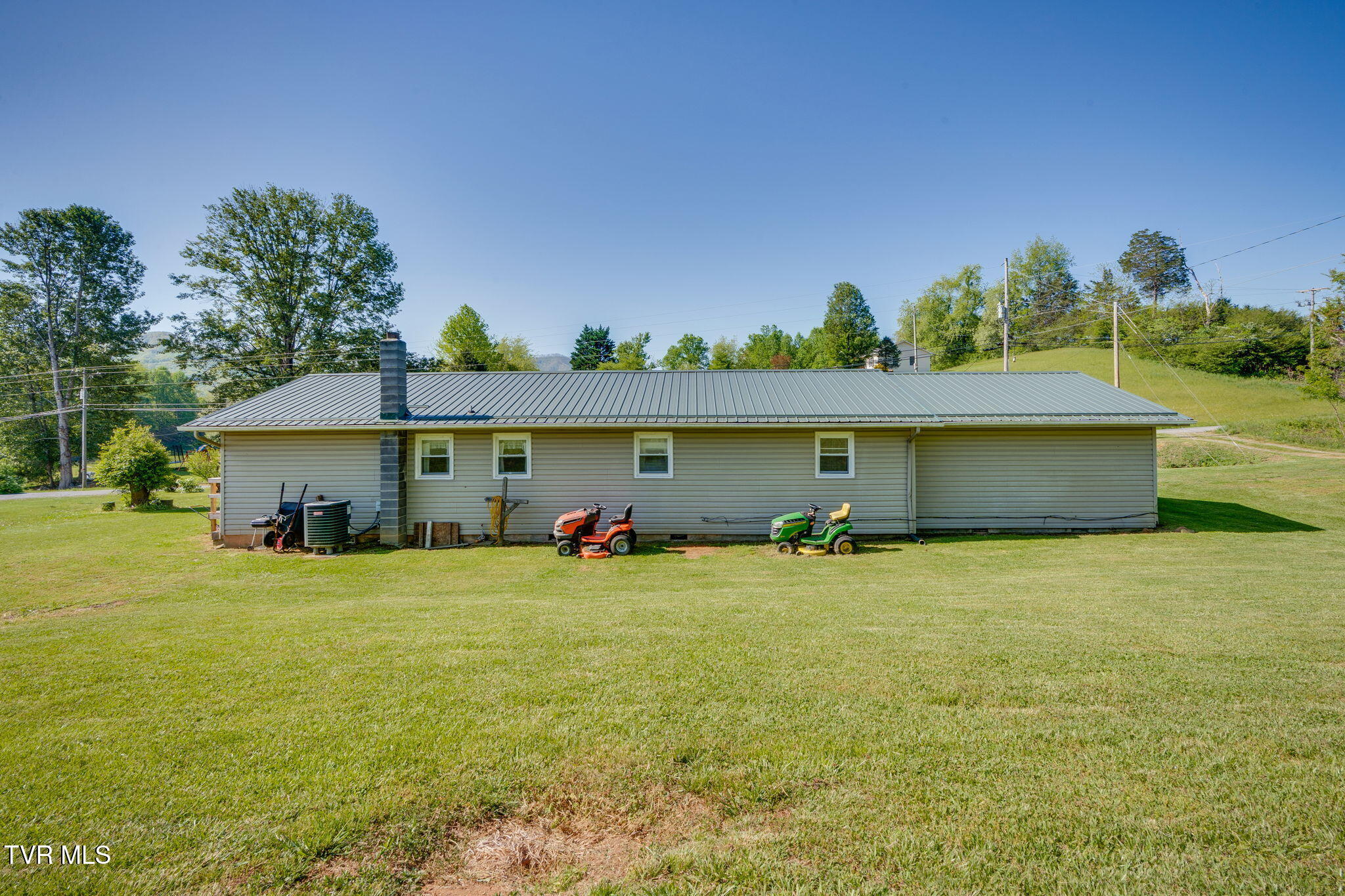 2251 Siam Road Elizabethton, TN 37643 - Photo 27 of 36 027
