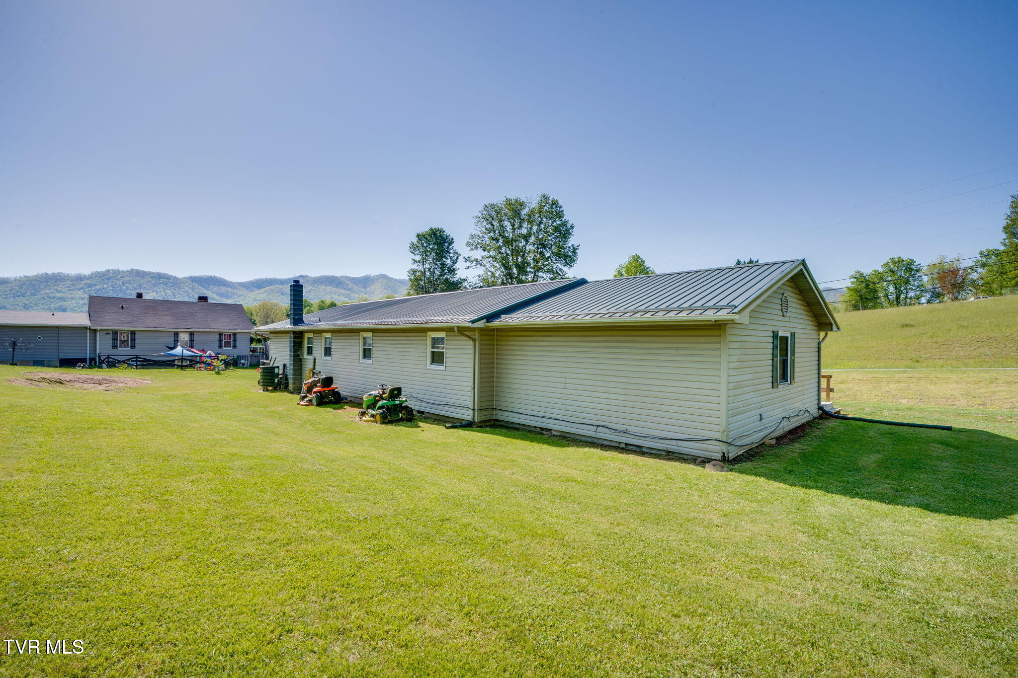 2251 Siam Road Elizabethton, TN 37643 - Photo 30 of 36 028