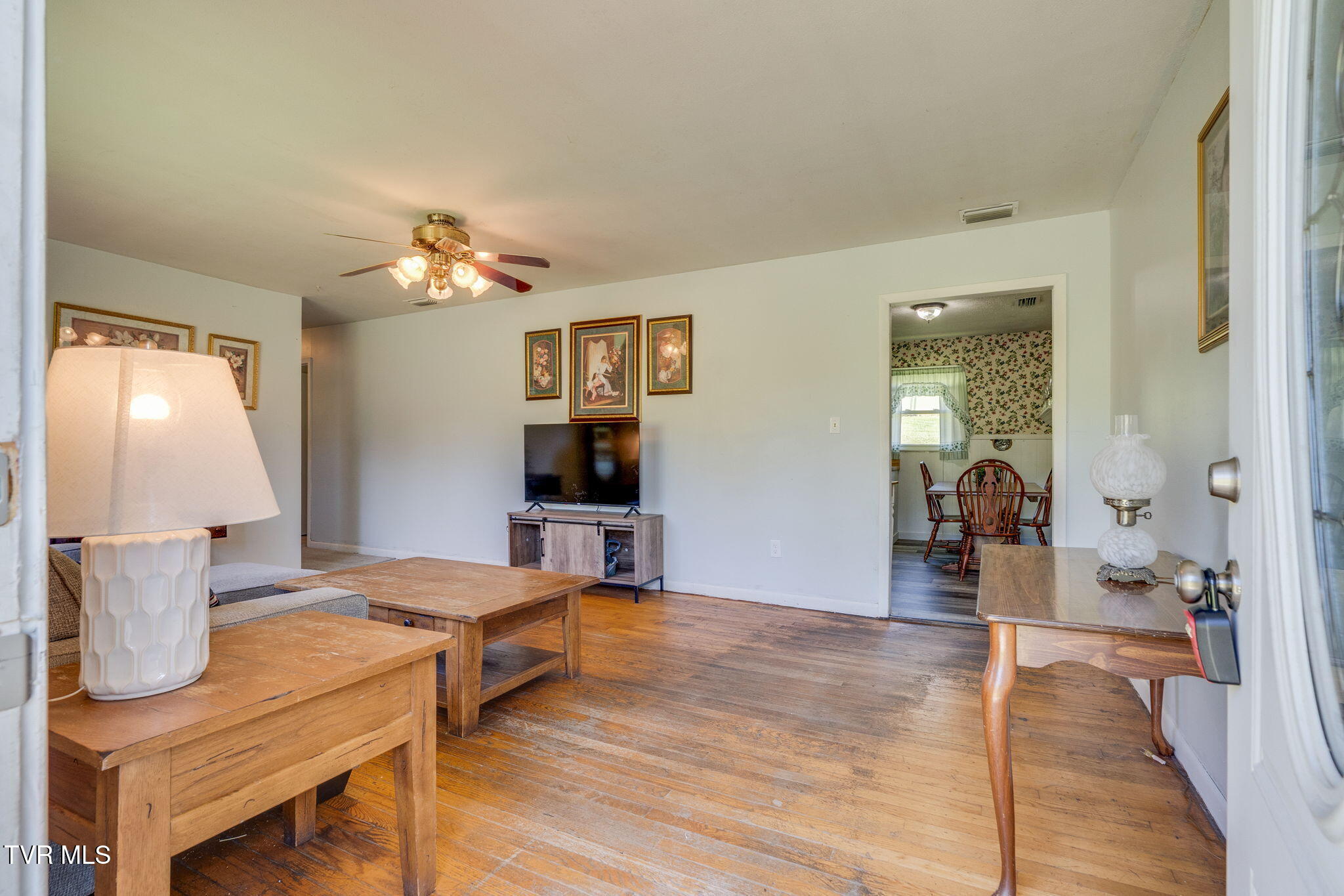 2251 Siam Road Elizabethton, TN 37643 - Photo 7 of 36 004